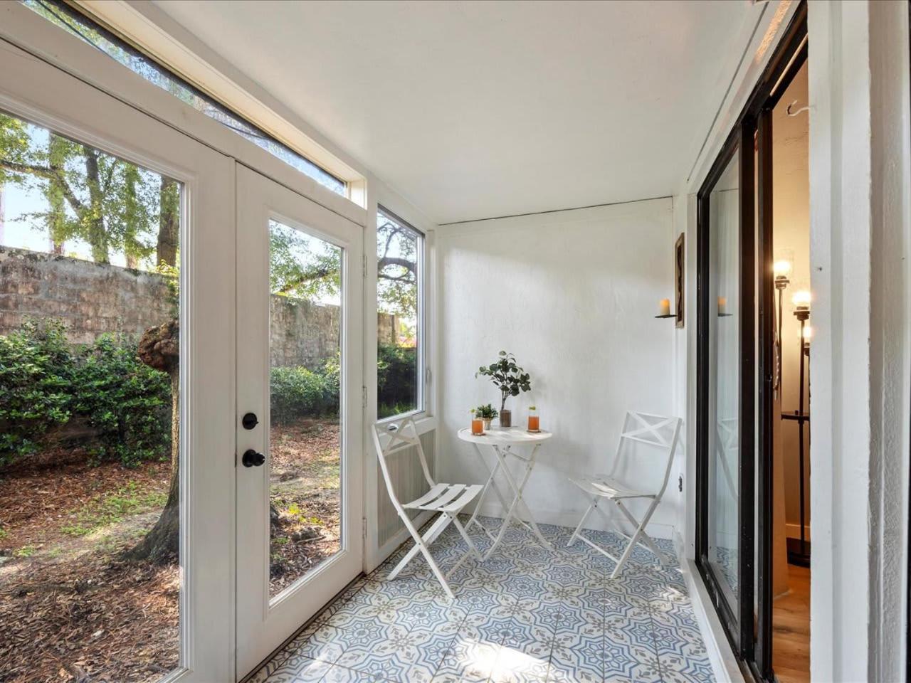 Artist'S Tower Townhome Just Renovated W Loft Gainesville Eksteriør bilde