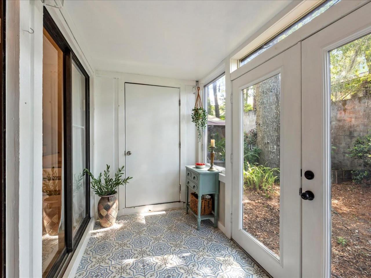 Artist'S Tower Townhome Just Renovated W Loft Gainesville Eksteriør bilde