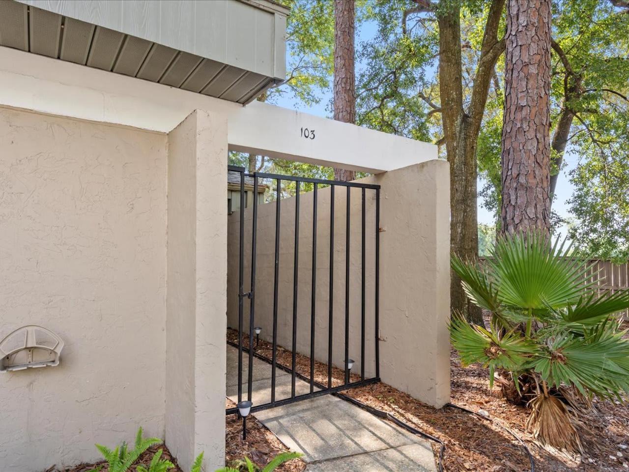 Artist'S Tower Townhome Just Renovated W Loft Gainesville Eksteriør bilde