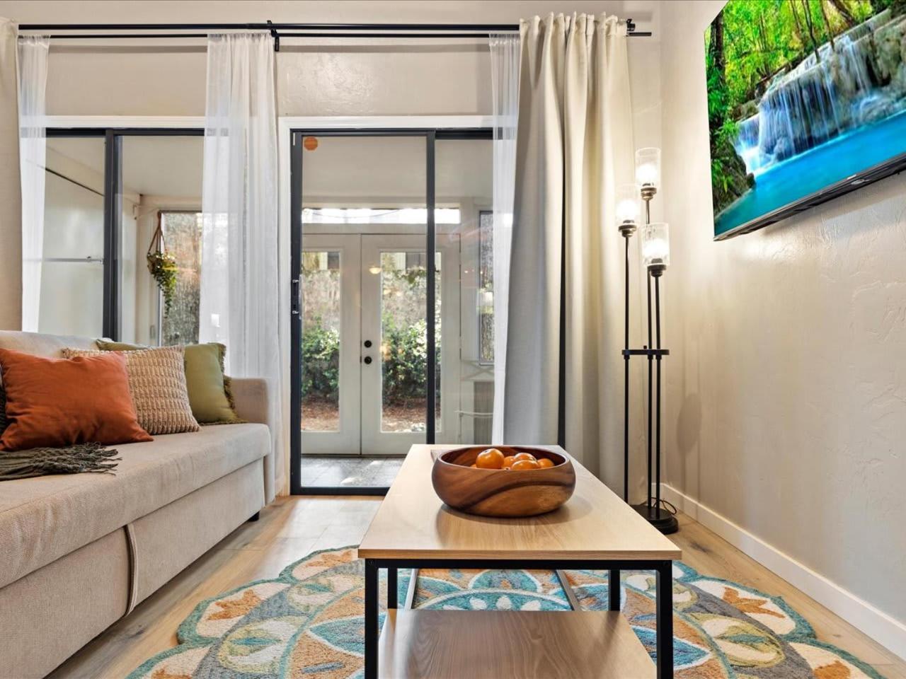 Artist'S Tower Townhome Just Renovated W Loft Gainesville Eksteriør bilde