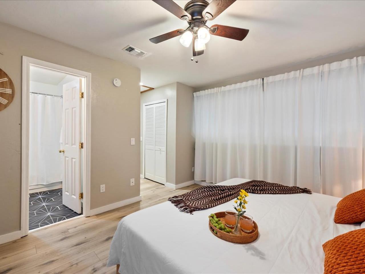 Artist'S Tower Townhome Just Renovated W Loft Gainesville Eksteriør bilde