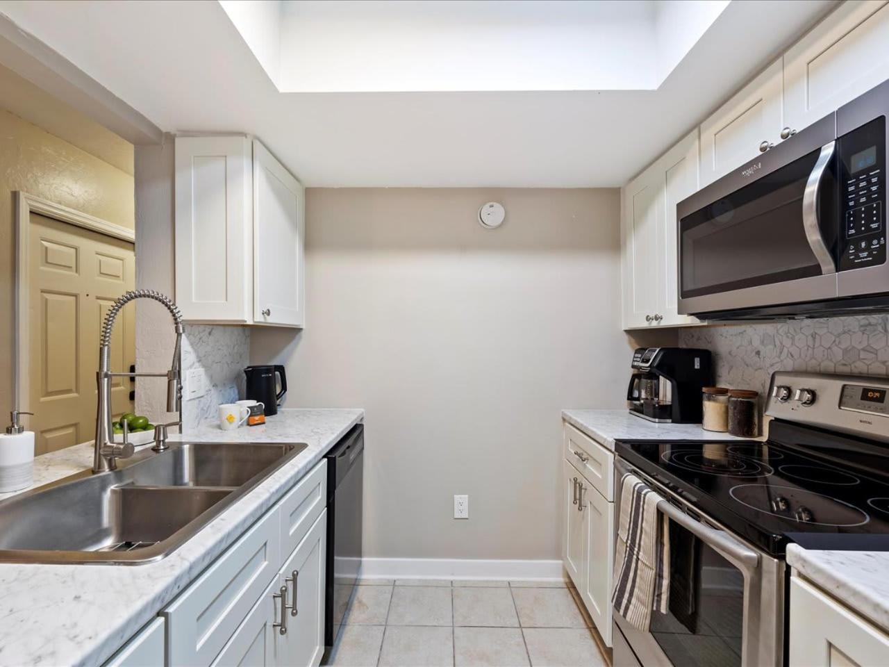 Artist'S Tower Townhome Just Renovated W Loft Gainesville Eksteriør bilde