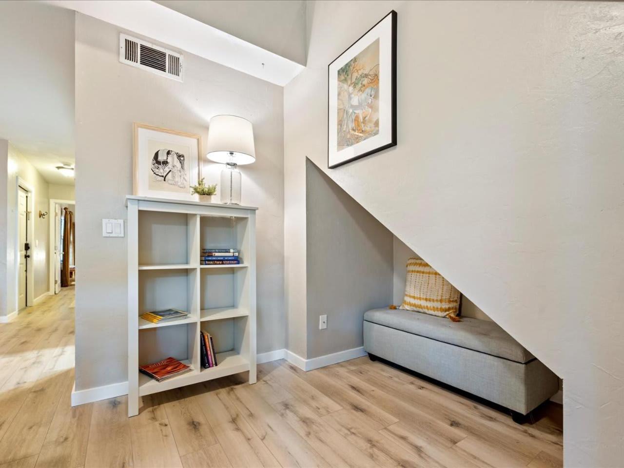 Artist'S Tower Townhome Just Renovated W Loft Gainesville Eksteriør bilde