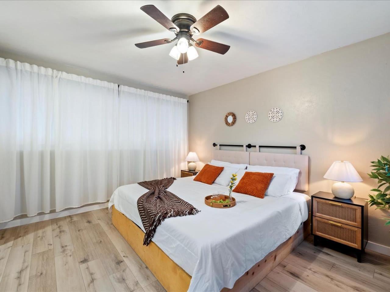 Artist'S Tower Townhome Just Renovated W Loft Gainesville Eksteriør bilde