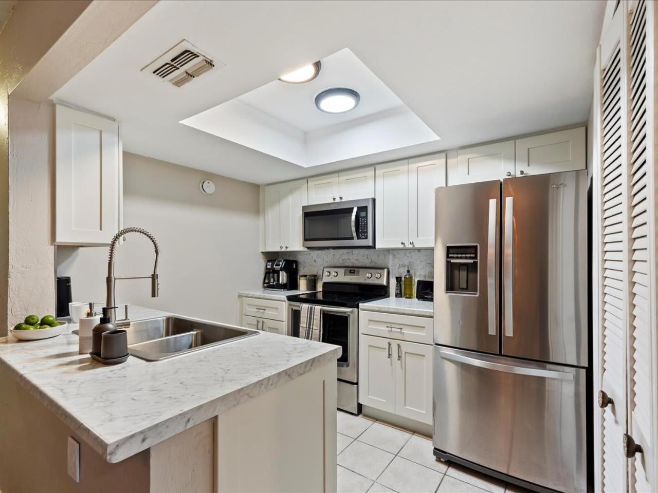 Artist'S Tower Townhome Just Renovated W Loft Gainesville Eksteriør bilde